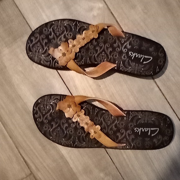 Clarks Sandals Sz 9 M - Picture 2 of 8